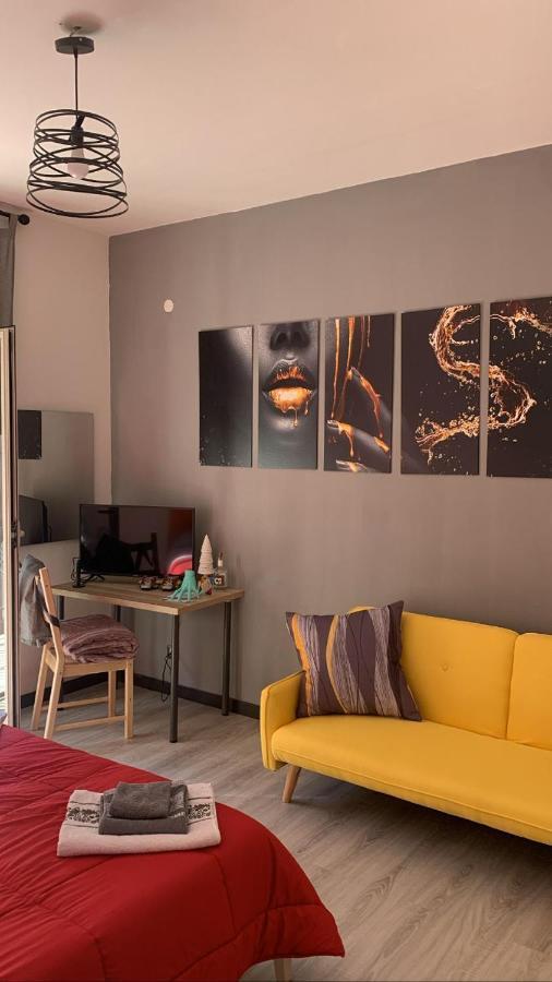 فندق Shiva House نابولي المظهر الخارجي الصورة
