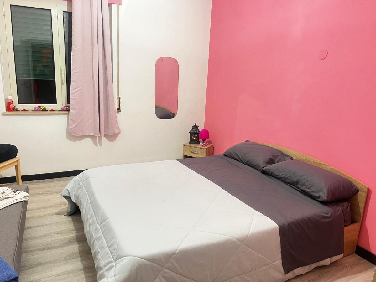 فندق Shiva House نابولي المظهر الخارجي الصورة